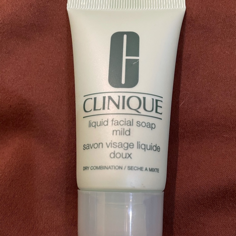 Clinique Liquid Facial Soap Mild Dry Combination